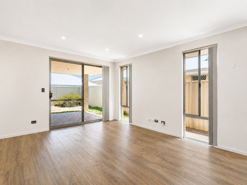 Photo - 125 Sapphire Chase, Wellard WA 6170 - Image 9
