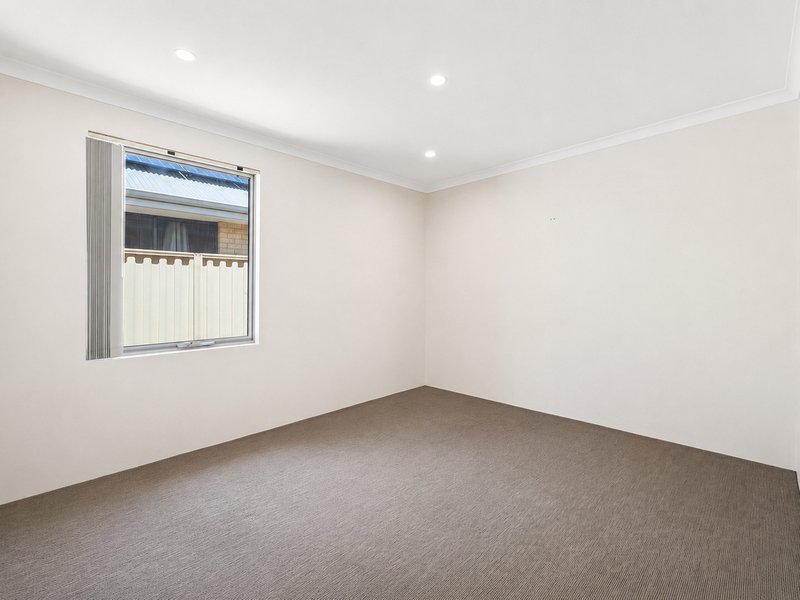 Photo - 125 Sapphire Chase, Wellard WA 6170 - Image 10