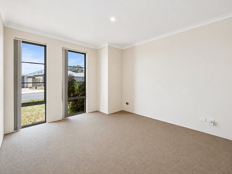 Photo - 125 Sapphire Chase, Wellard WA 6170 - Image 11