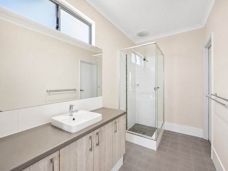 Photo - 125 Sapphire Chase, Wellard WA 6170 - Image 12