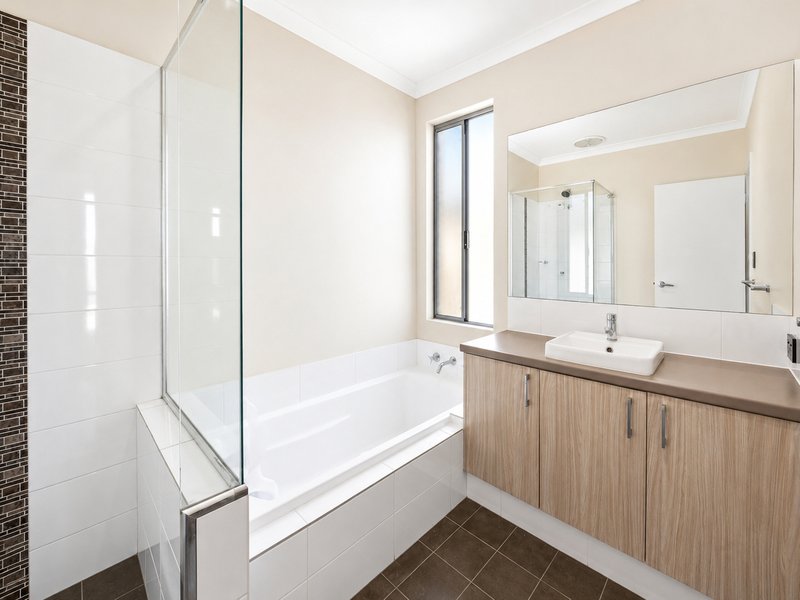 Photo - 125 Sapphire Chase, Wellard WA 6170 - Image 15