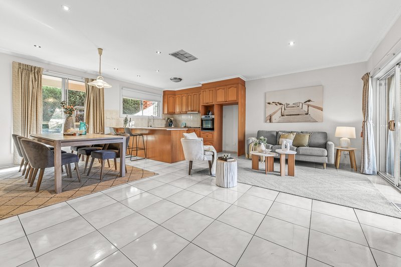 Photo - 1/25 Torroodun Street, Mount Waverley VIC 3149 - Image 4