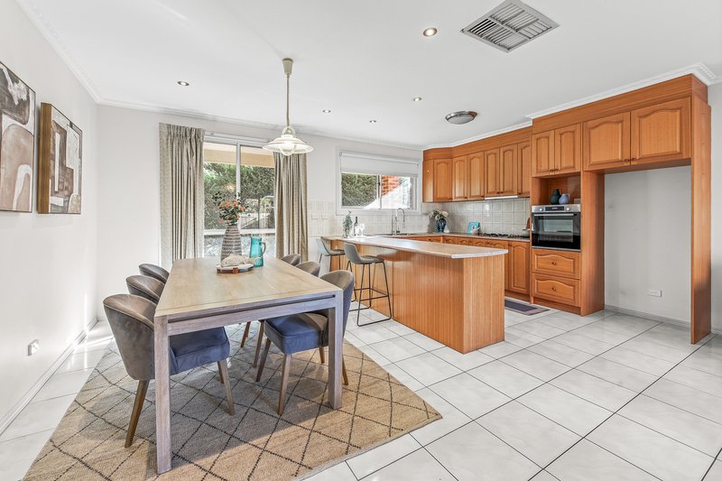 Photo - 1/25 Torroodun Street, Mount Waverley VIC 3149 - Image 5