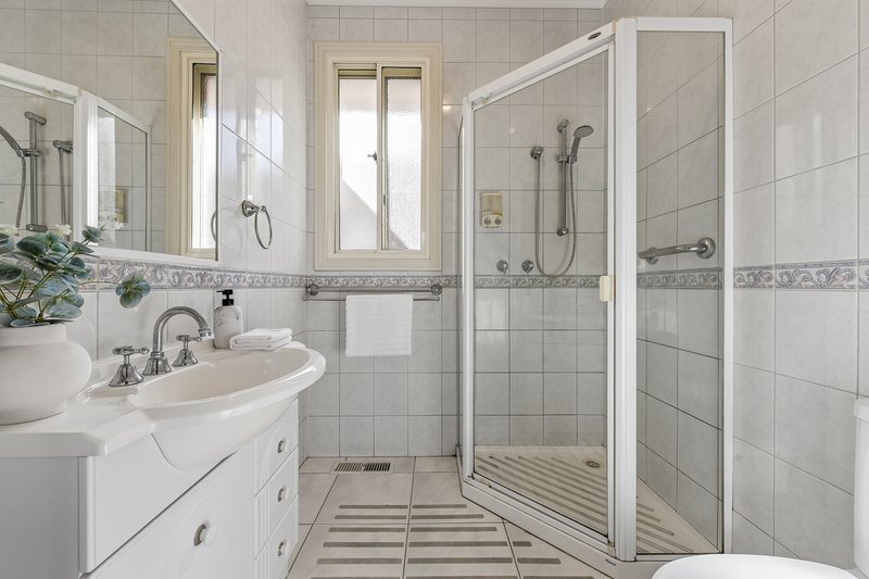 Photo - 1/25 Torroodun Street, Mount Waverley VIC 3149 - Image 12