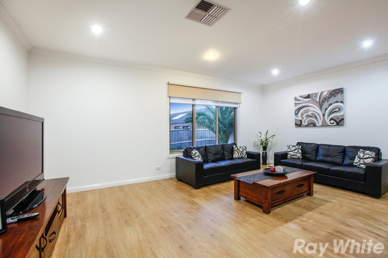 Photo - 125 Vincent Drive, South Morang VIC 3752 - Image 6