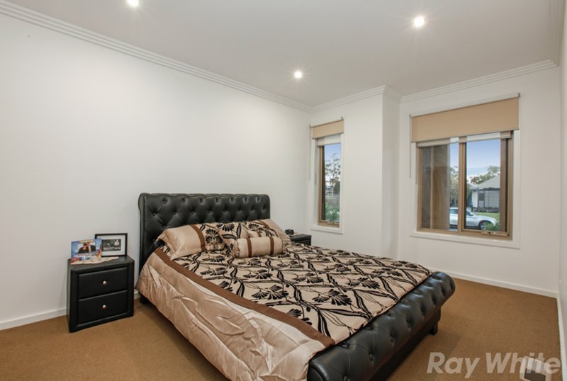 Photo - 125 Vincent Drive, South Morang VIC 3752 - Image 11