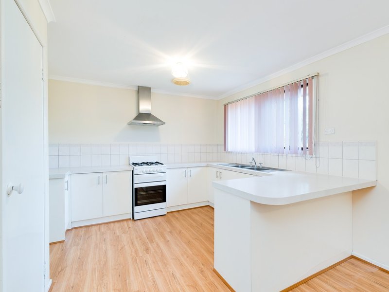 Photo - 125 Warana Drive, Hampton Park VIC 3976 - Image 2