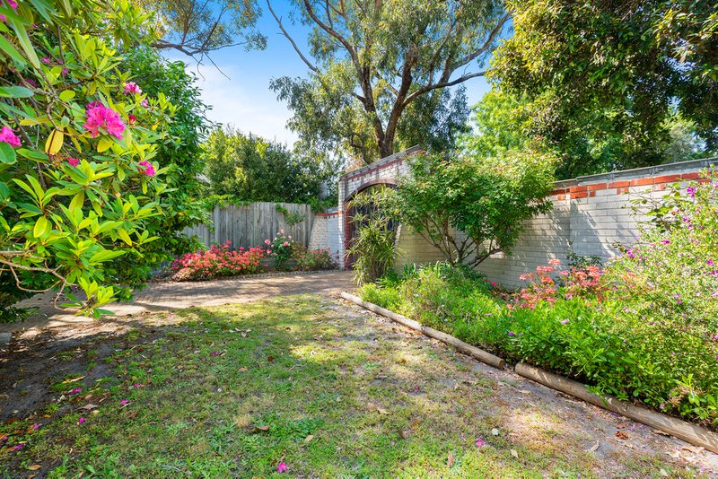 Photo - 1/25 Wedd Street, Cheltenham VIC 3192 - Image 5