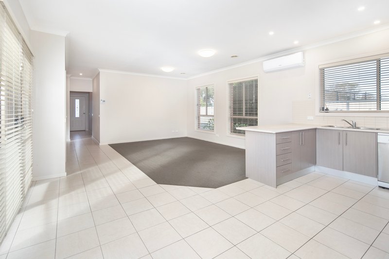 Photo - 1/250 Albert Street, Sebastopol VIC 3356 - Image 4