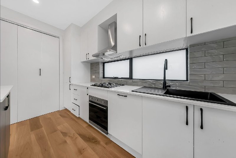 Photo - 1/252 Waverley Road, Mount Waverley VIC 3149 - Image 5
