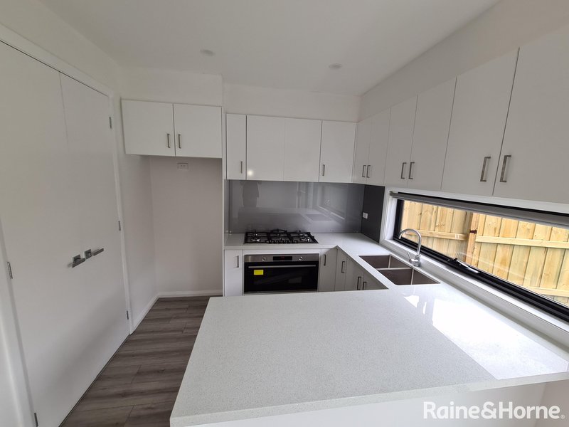 Photo - 1,2,5,6,7/16-18 Curtin Street, St Albans VIC 3021 - Image 4