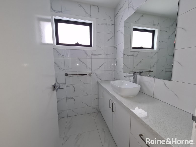 Photo - 1,2,5,6,7/16-18 Curtin Street, St Albans VIC 3021 - Image 5