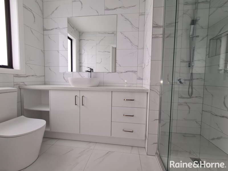 Photo - 1,2,5,6,7/16-18 Curtin Street, St Albans VIC 3021 - Image 7