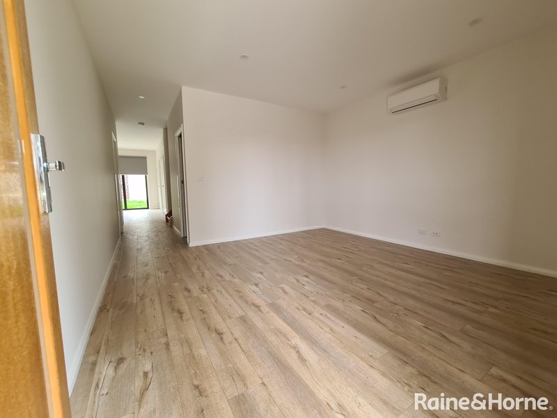 Photo - 1,2,5,6,7/16-18 Curtin Street, St Albans VIC 3021 - Image 15