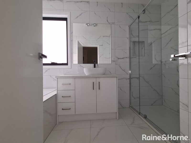 Photo - 1,2,5,6,7/16-18 Curtin Street, St Albans VIC 3021 - Image 20