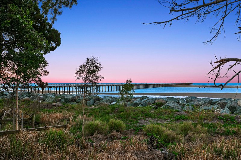 Photo - 1&2/583 Esplanade , Urangan QLD 4655 - Image 1
