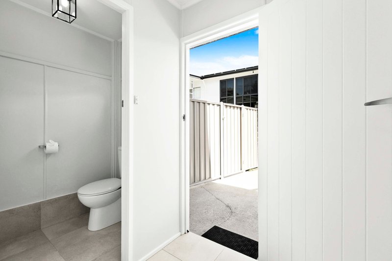 Photo - 1&2/583 Esplanade , Urangan QLD 4655 - Image 10