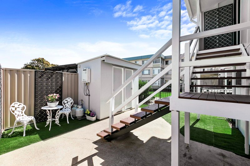 Photo - 1&2/583 Esplanade , Urangan QLD 4655 - Image 11