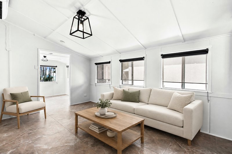 Photo - 1&2/583 Esplanade , Urangan QLD 4655 - Image 15