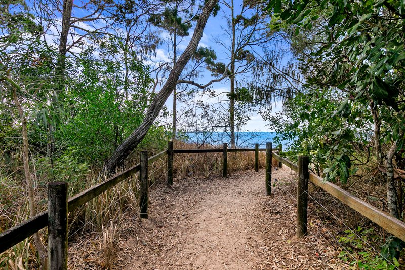 Photo - 1&2/583 Esplanade , Urangan QLD 4655 - Image 24