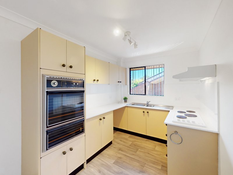 Photo - 12/6-12 Alfred Street, Westmead NSW 2145 - Image 2