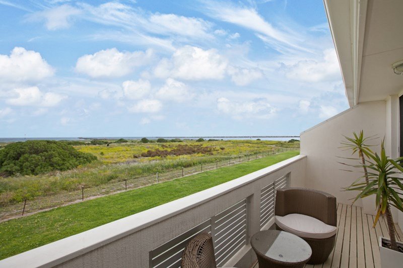 Photo - 1/26-28 South Australia One Drive, North Haven SA 5018 - Image 4