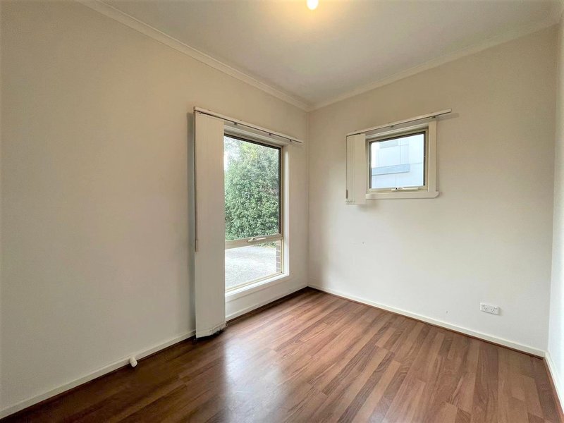 Photo - 1/26 Barry Street, Reservoir VIC 3073 - Image 5