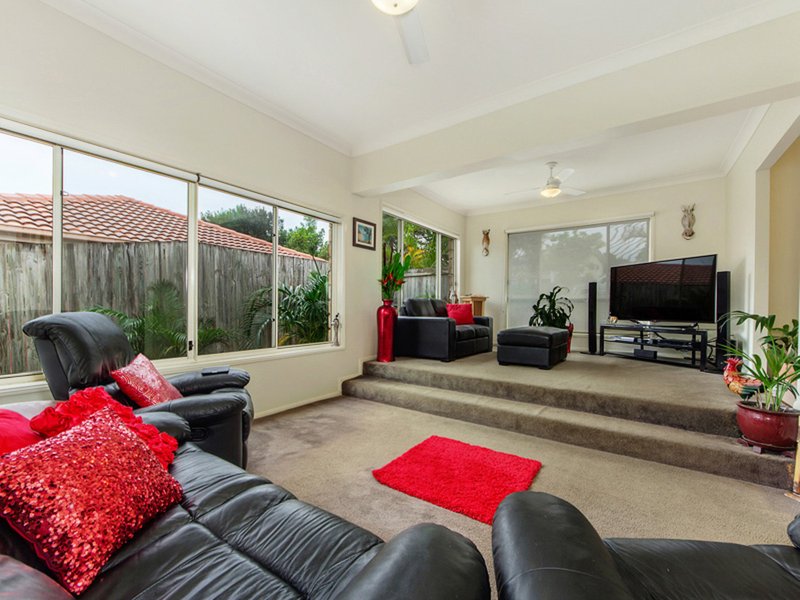 Photo - 126 Billinghurst Crescent, Upper Coomera QLD 4209 - Image 7