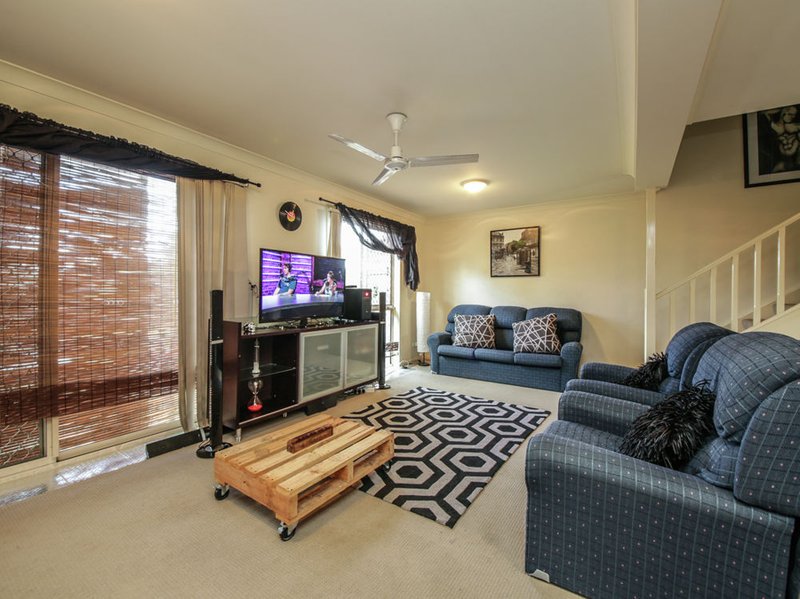 Photo - 12/6 Bourton Road, Merrimac QLD 4226 - Image 3