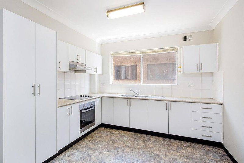 Photo - 1/26 Caroline Street, Westmead NSW 2145 - Image 4