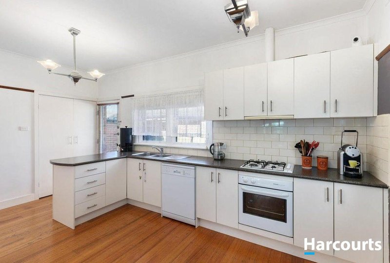 Photo - 1/26 Carween Avenue, Mitcham VIC 3132 - Image 4