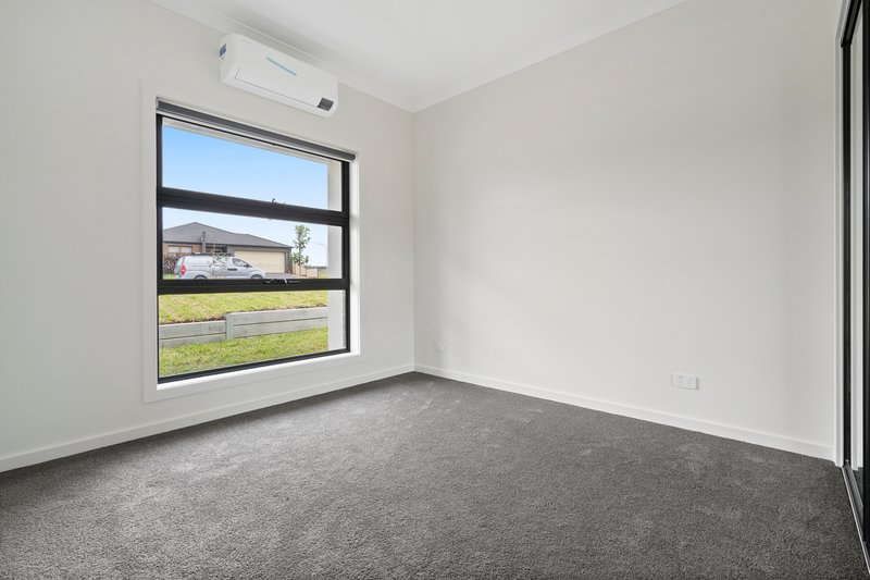 Photo - 1/26 Dudley Street, Wallan VIC 3756 - Image 5