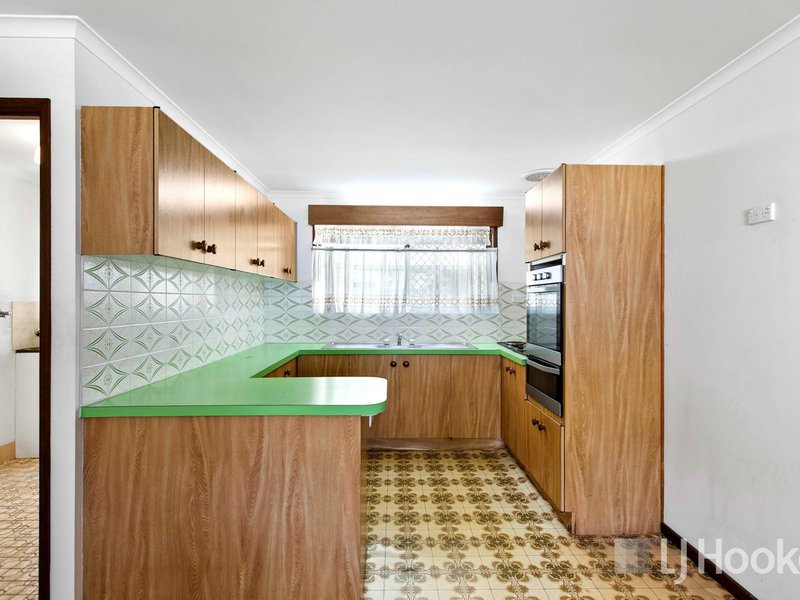 Photo - 126 Esplanade , Point Vernon QLD 4655 - Image 10