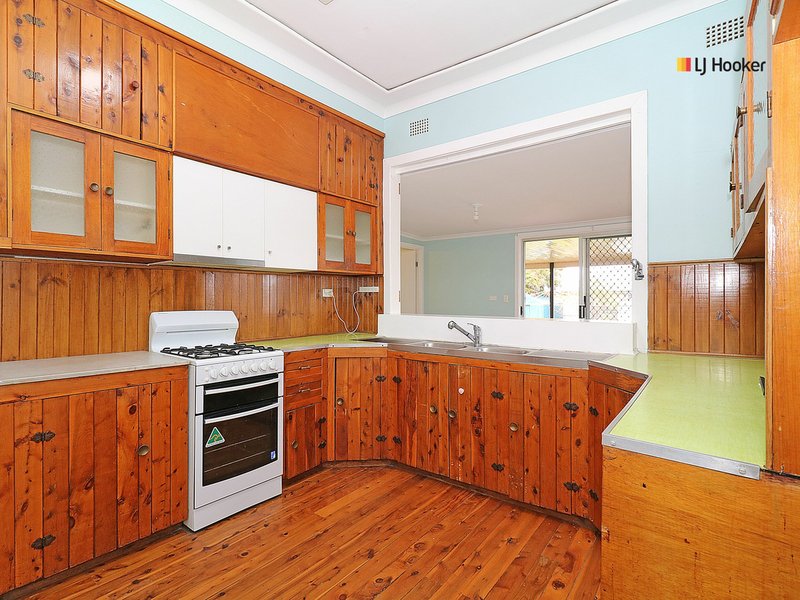 Photo - 126 Fernleigh Road, Mount Austin NSW 2650 - Image 4