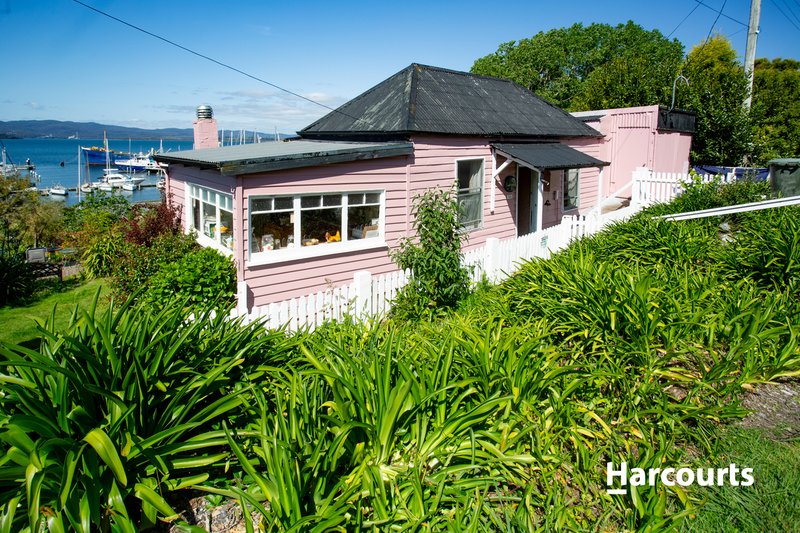 Photo - 126 Flinders Street, Beauty Point TAS 7270 - Image 2