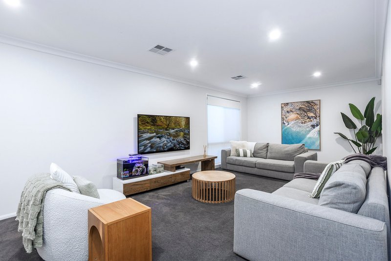 Photo - 126 Gannons Road, Caringbah South NSW 2229 - Image 2
