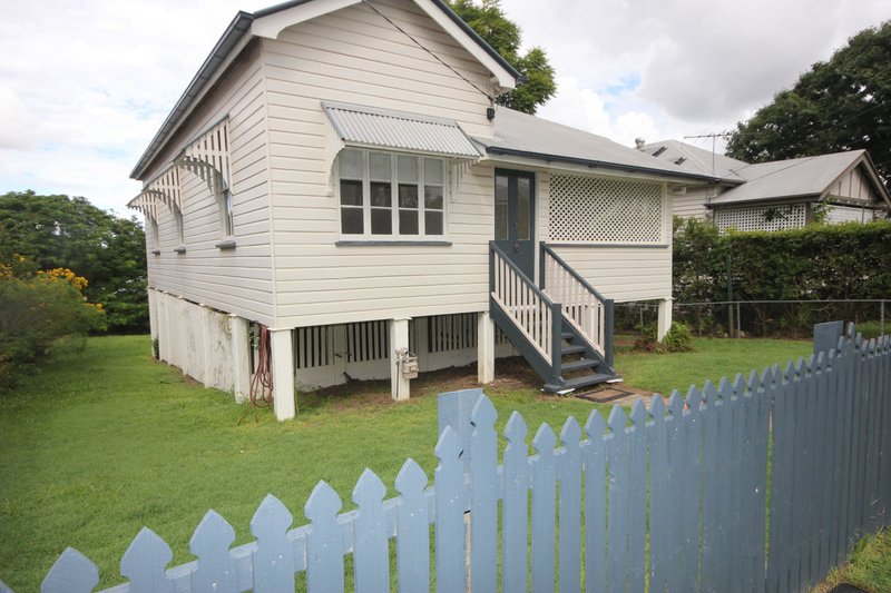 Photo - 126 Gordon Street, Gordon Park QLD 4031 - Image 2