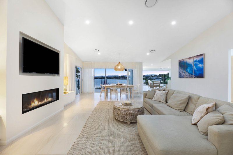 Photo - 126 Honeyeater Drive, Burleigh Waters QLD 4220 - Image 6