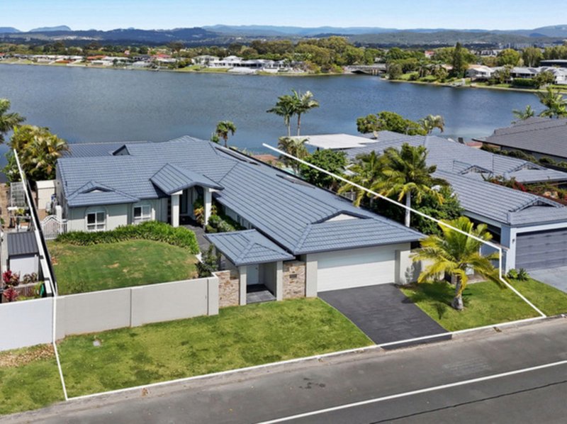 Photo - 126 Honeyeater Drive, Burleigh Waters QLD 4220 - Image 33