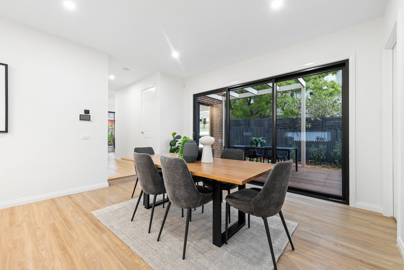 Photo - 1/26 Jacqueline Road, Mount Waverley VIC 3149 - Image 6