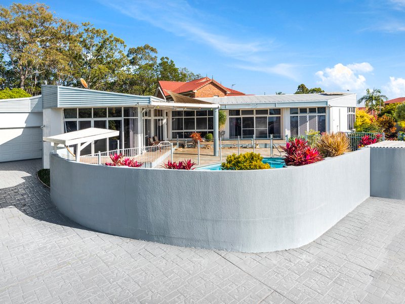 126 K P Mcgrath Drive, Elanora QLD 4221