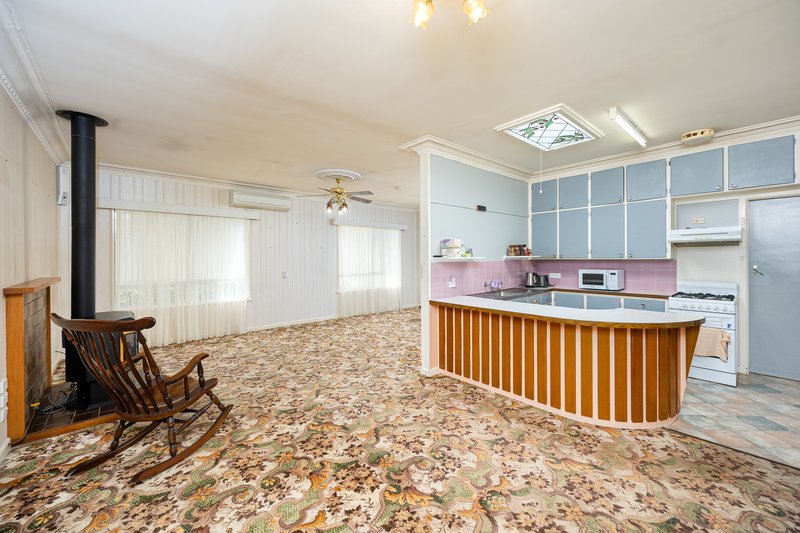 Photo - 126 Kitchener Road, Temora NSW 2666 - Image 3