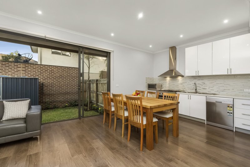 Photo - 1/26 Lerina Street, Oakleigh East VIC 3166 - Image 3