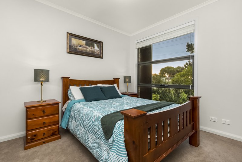 Photo - 1/26 Lerina Street, Oakleigh East VIC 3166 - Image 6