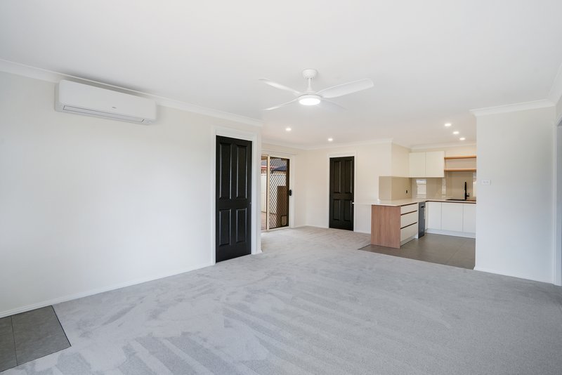 Photo - 1/26 Lord Howe Drive, Ashtonfield NSW 2323 - Image 4