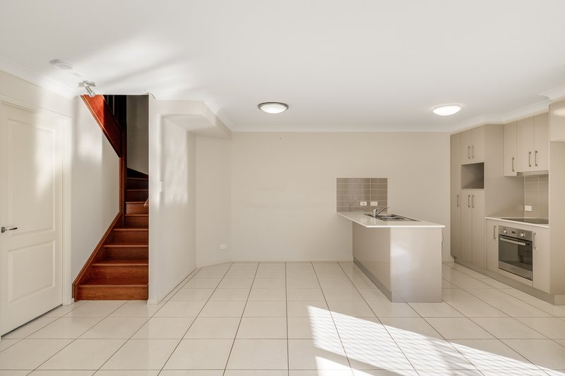Photo - 1/26 Mcmorrow Street, Kearneys Spring QLD 4350 - Image 4