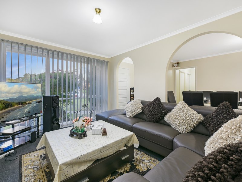 Photo - 126 Oaktree Drive, Hampton Park VIC 3976 - Image 5