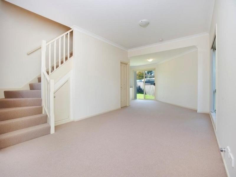 Photo - 1/26 Pearce Road, Quakers Hill NSW 2763 - Image 4
