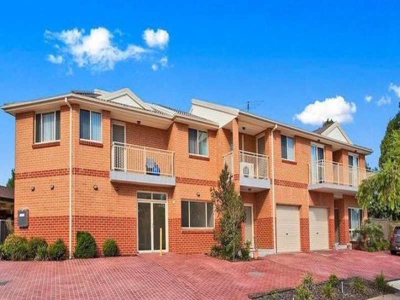 Photo - 1/26 Pearce Road, Quakers Hill NSW 2763 - Image 5
