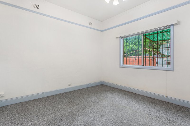 Photo - 126 Petersham Road, Marrickville NSW 2204 - Image 4